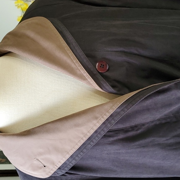 Trench coat with zip out lining  BY Gllery size med. Black/tan. Big pock… - Picture 2 of 14